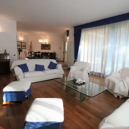 Signorile Vicino Al Maggiore Holiday home *